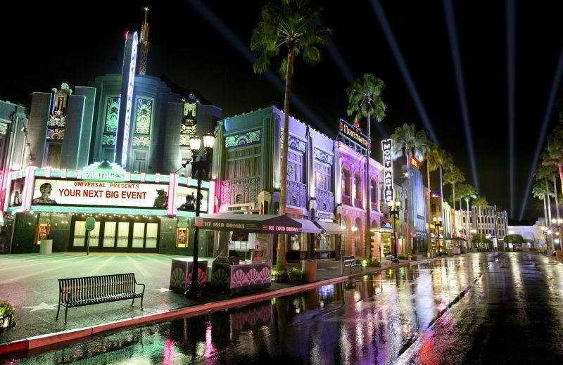 Resorts World Sentosa - Hotel Singapur Dış mekan fotoğraf Hollywood Boulevard at night